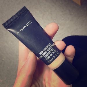 Mac Pro longwear foundation used